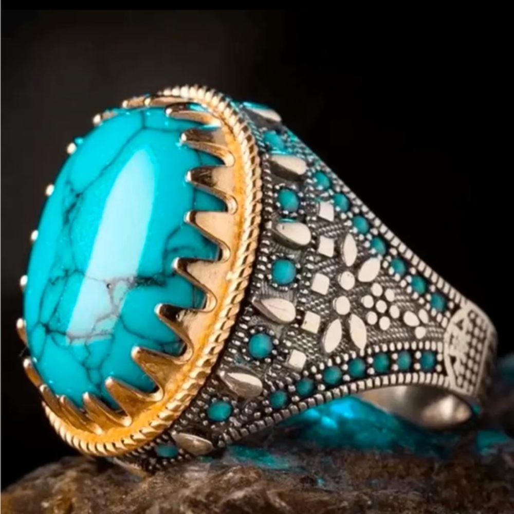 ✨Turquoise Cabochon Filigree Ring with Gold Accents - Blue